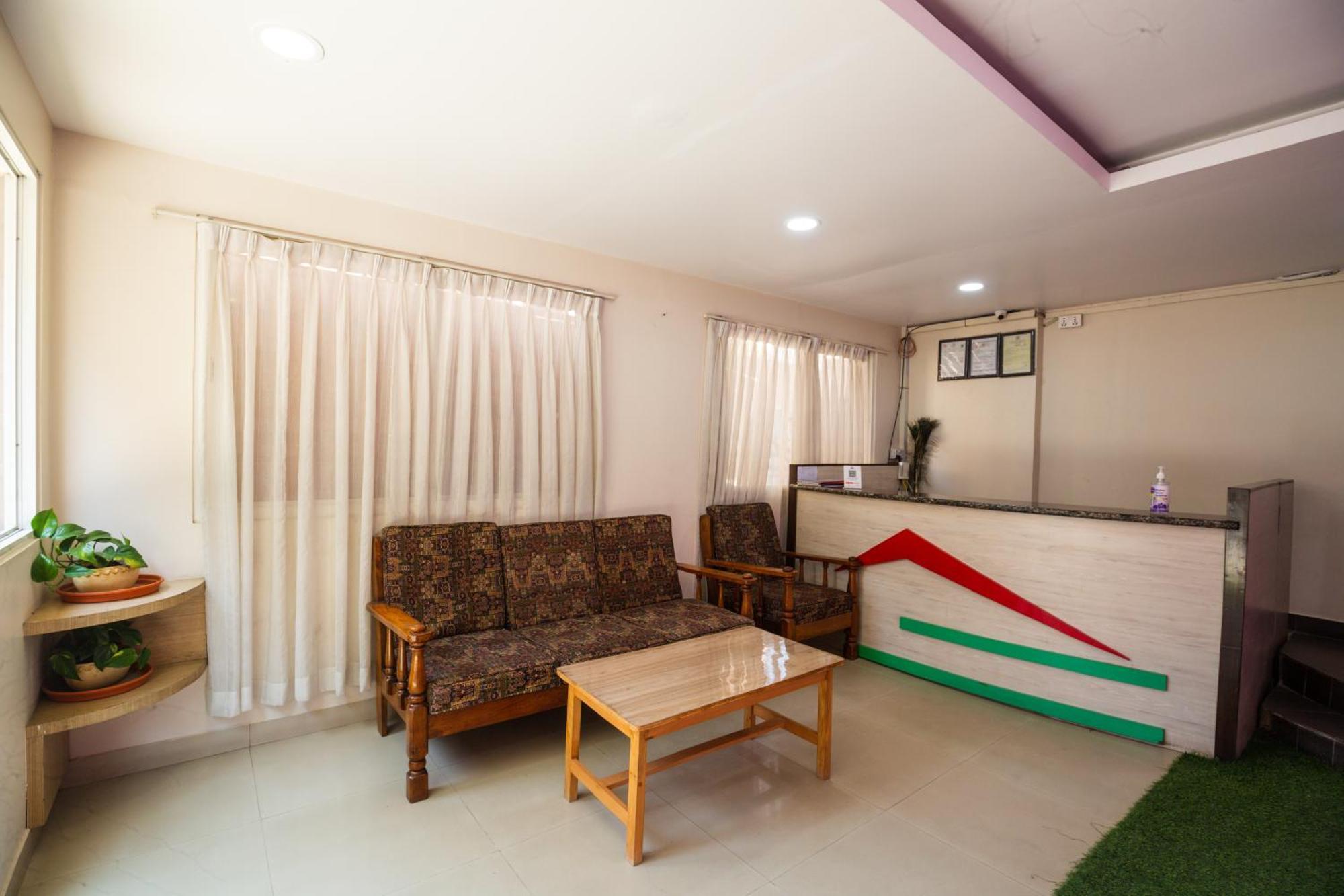 Hotel Harmony & Little Bites Bistro Jawlakhel Buitenkant foto