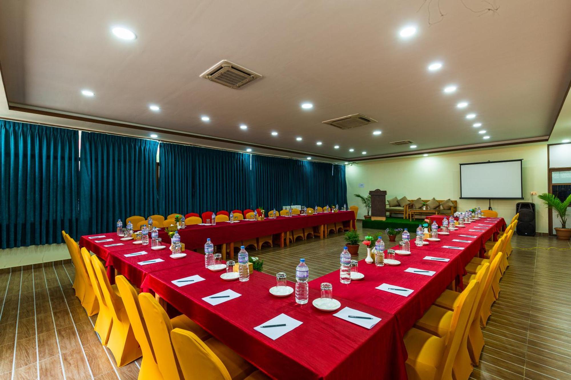 Hotel Harmony & Little Bites Bistro Jawlakhel Buitenkant foto