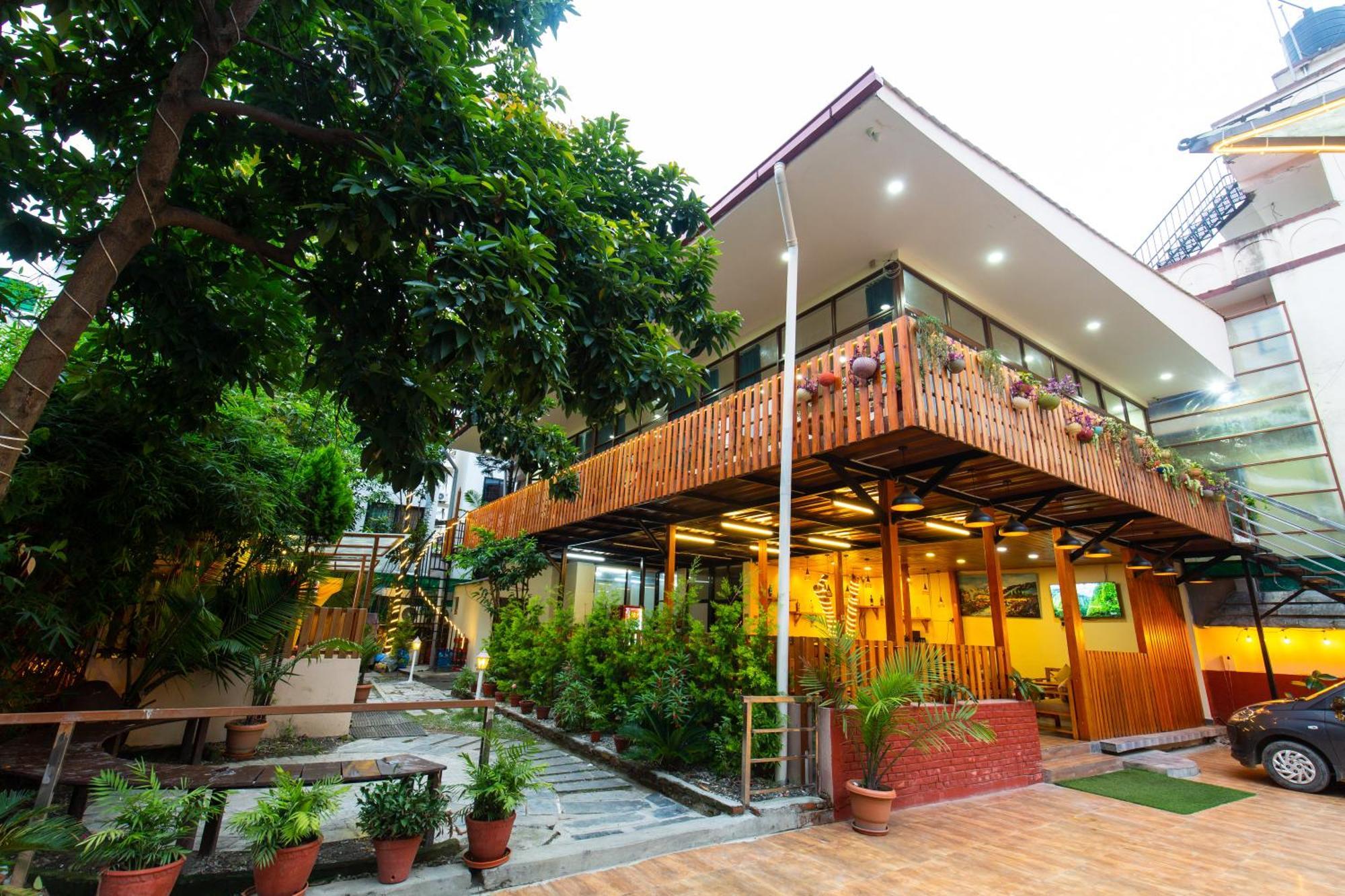 Hotel Harmony & Little Bites Bistro Jawlakhel Buitenkant foto