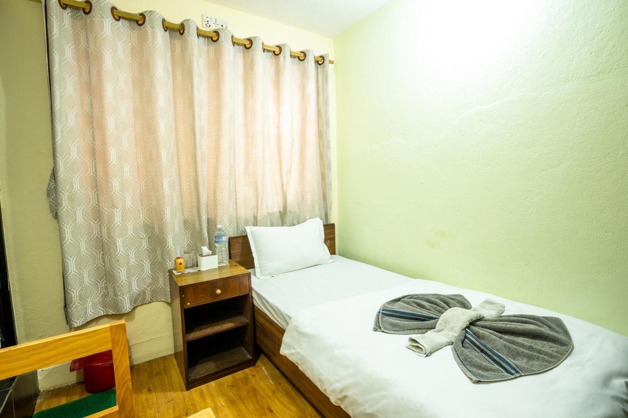 Hotel Harmony & Little Bites Bistro Jawlakhel Buitenkant foto