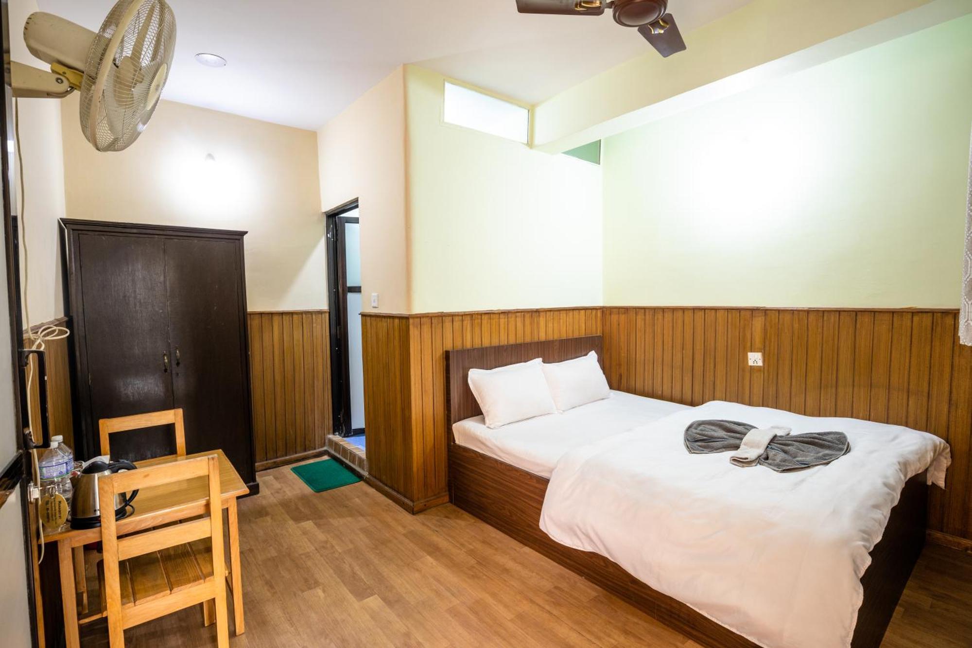 Hotel Harmony & Little Bites Bistro Jawlakhel Buitenkant foto